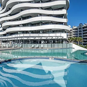 The Wave 4*, Gold Coast Australia