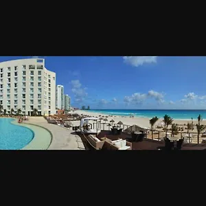 Sunset Royal 5*, Cancun Mexico
