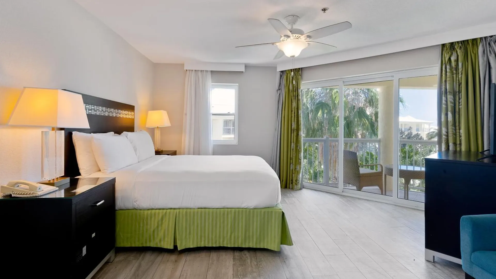***  The Grand Caymanian Resort George Town Cayman Islands
